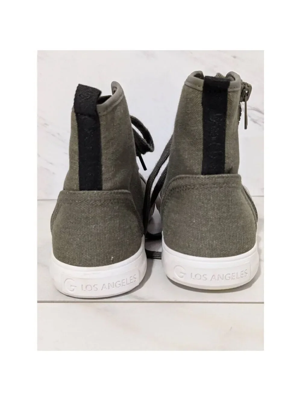 GBG Los Angeles Women's Green Solid High-Top Lace-Up Side Zip Sneakers Shoe Size